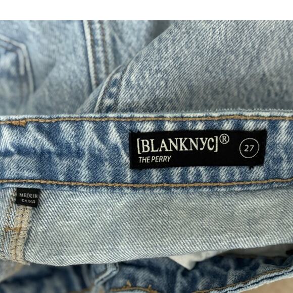 Blank NYC The Perry Mom Shorts Cuffed Minimal Distressing Light Wash Size 27 - Picture 9 of 11